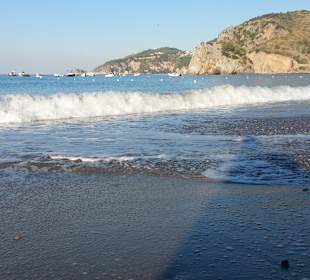 Der Sandstrand (linke Seite)