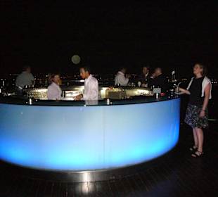 Farbenspiel an der Skybar