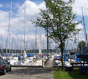 Am Hafen von Seebruck