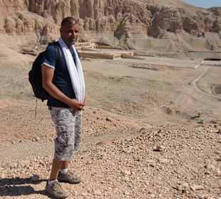 Salah oberhalb des Hatschepsut-Tempels