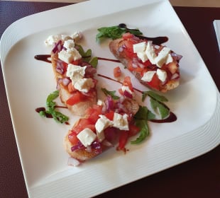 Bruschetta Caprese