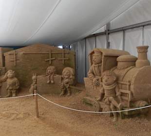 Sandskulpturenausstellung Jim Knopf