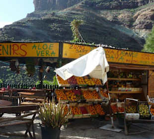 Kleine Bar an der Strasse