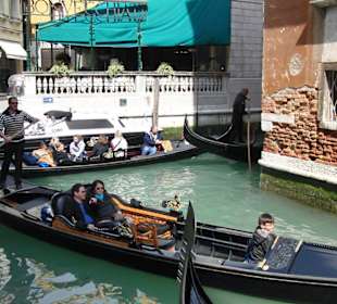 Ankuft mit der Gondel am Hárd Rock Cafe