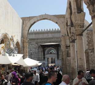 Hinter der Umyaden Moschee