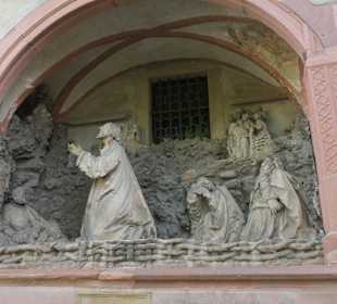 Im Kirchhof von St. Peter und Paul in Eltville