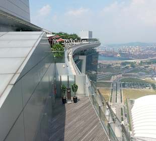 Blick auf den Pool des Sands