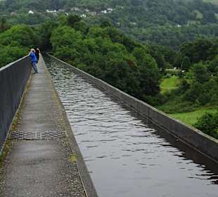 Kanal über das Viadukt