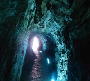 Fußgängertunnel mit Ausblick