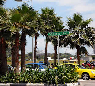 Straße vorm Hotel...