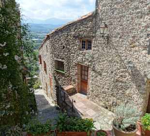 Rundgang durch die Altstadt von Eus