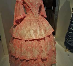 Bekleidung aus vergangener Zeit