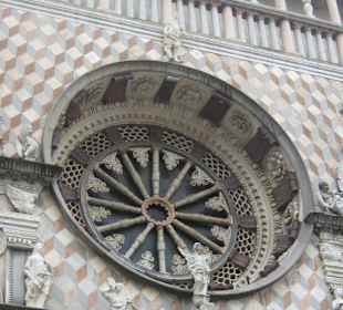 Particolare del rosone