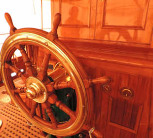 Heritage Pontoon ein kleiner Segler