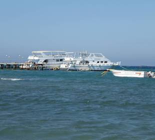 Boote der Tauchbasis