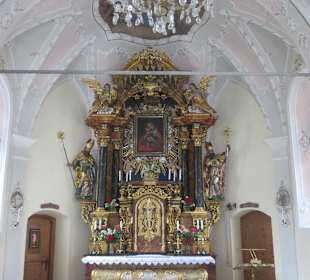 Hochaltar der Kirche