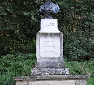 Das Mozartdenkmal am Kapuzinerberg