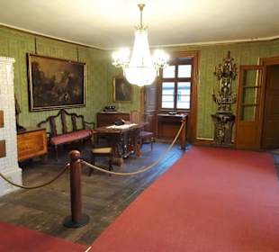 Rundgang durch die Räume des Wasserschlosses