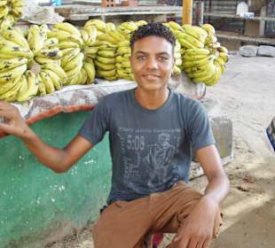 Absolut freundlicher Bananen Verkäufer 