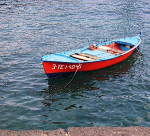 Fischerboot im Hafen