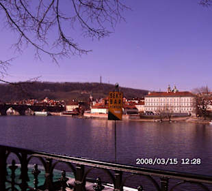 Moldau mit Burganlage