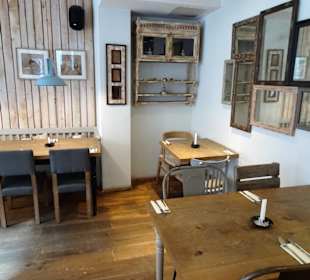 Die Gasträume im Restaurant Dinette