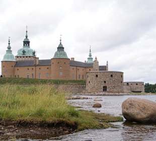Schloss Kalmar von der Küstenlinie aus gesehen.