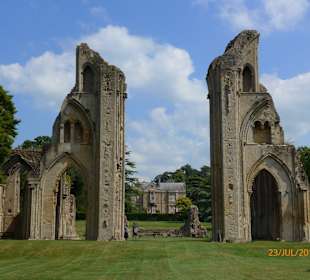 Neueres Grab König Artus, Vorderansicht