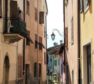 Die Gasse in drei Aufnahmen 2