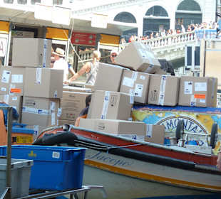 Paketverladestation in Venedig