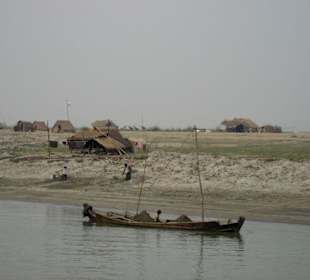 Bootsfahrt zur Mingun Pagode