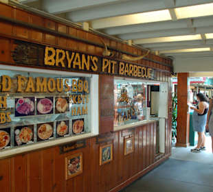 Hühnchen, frisch vom BBQ