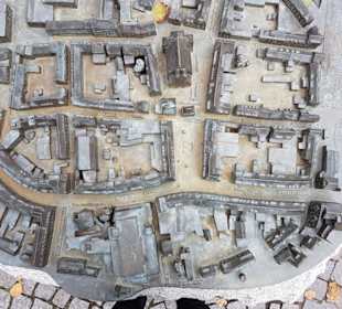 Blindenstadtmodell vor der St.Agatha Kirche 