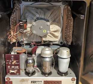 Blick in ein altes Radio