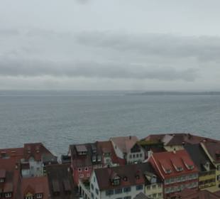 Burg Meersburg: Blick auf Unterstadt und Bodensee