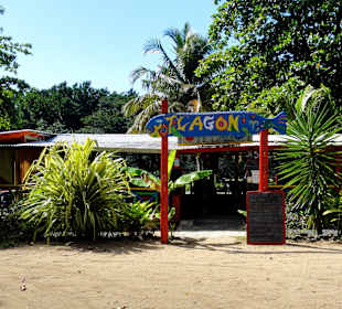 Eines der vielen Restaurants am Strand