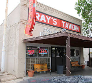 Ray's Tavern - auf derselben Straße