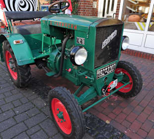 Historische Traktoren auf dem Gänsemarkt