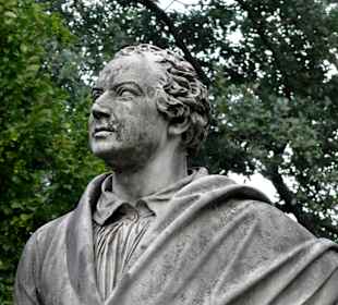 Das Olbers-Denkmal in den Bremer Wallanlagen