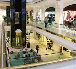 Antalium Premium Mall gegenüber Hotel Sherwood Breezes