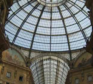 La cupola di vetro in galleria