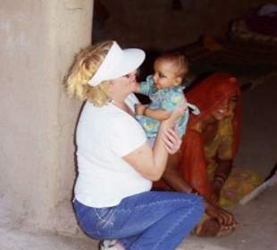 Jutta mit dem freundlichen Baby