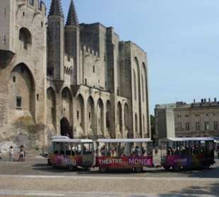 Papst Dom in Avignon