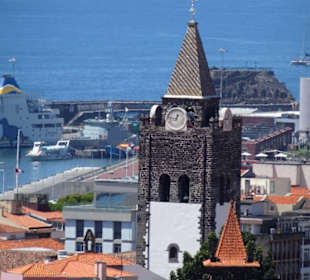 Blick auf den Turm der Kathedrale Sé
