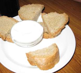 Aioli mit frischem Brot