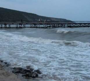 Шторм у пирса