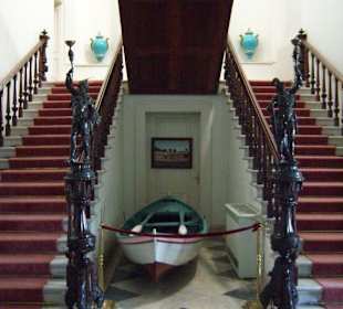 Treppenhaus Im Atatürk-Museum mit Ruderboot