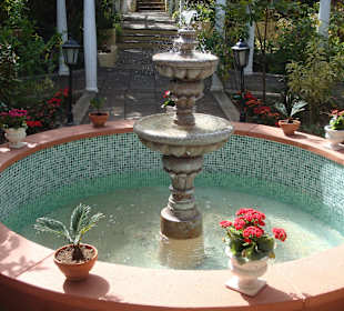 Brunnen im Orchideenpark