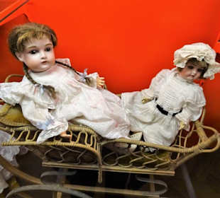 In der Puppenabteilung des Spielzeugmuseums