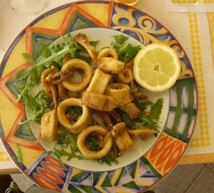 Calamares mit Salat